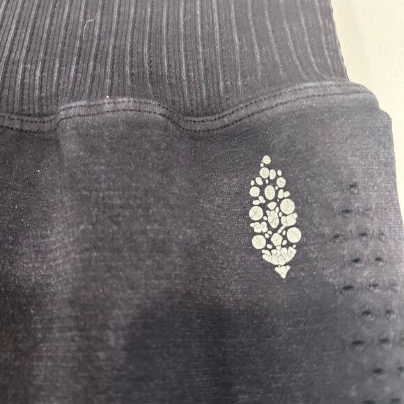 Free People Movement Black Seamless Ribbed High Rise Shorts XS/S - Picture 4 of 7